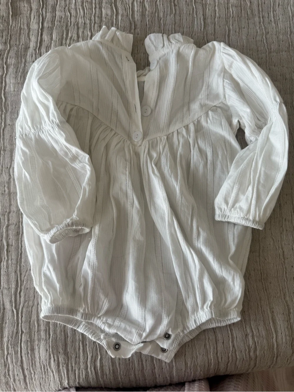 SHEIN White Puff Sleeve Bubble Romper Blouse
